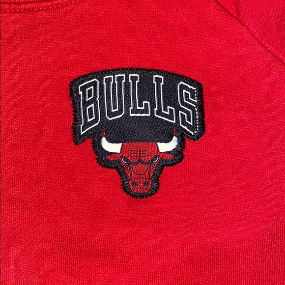 Red Chicago bulls cropped sweatshirt - Picture 2 of 4